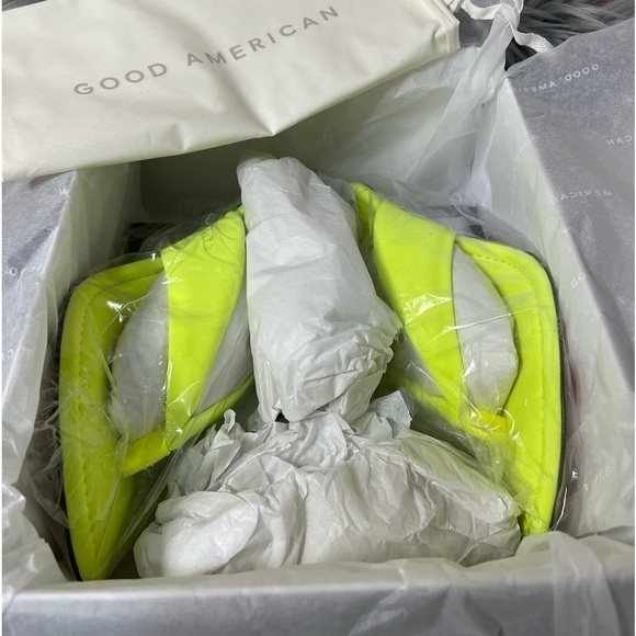 Good American Clear Wedge Thong Sandals in Chartreuse size 7 - Picture 15 of 16